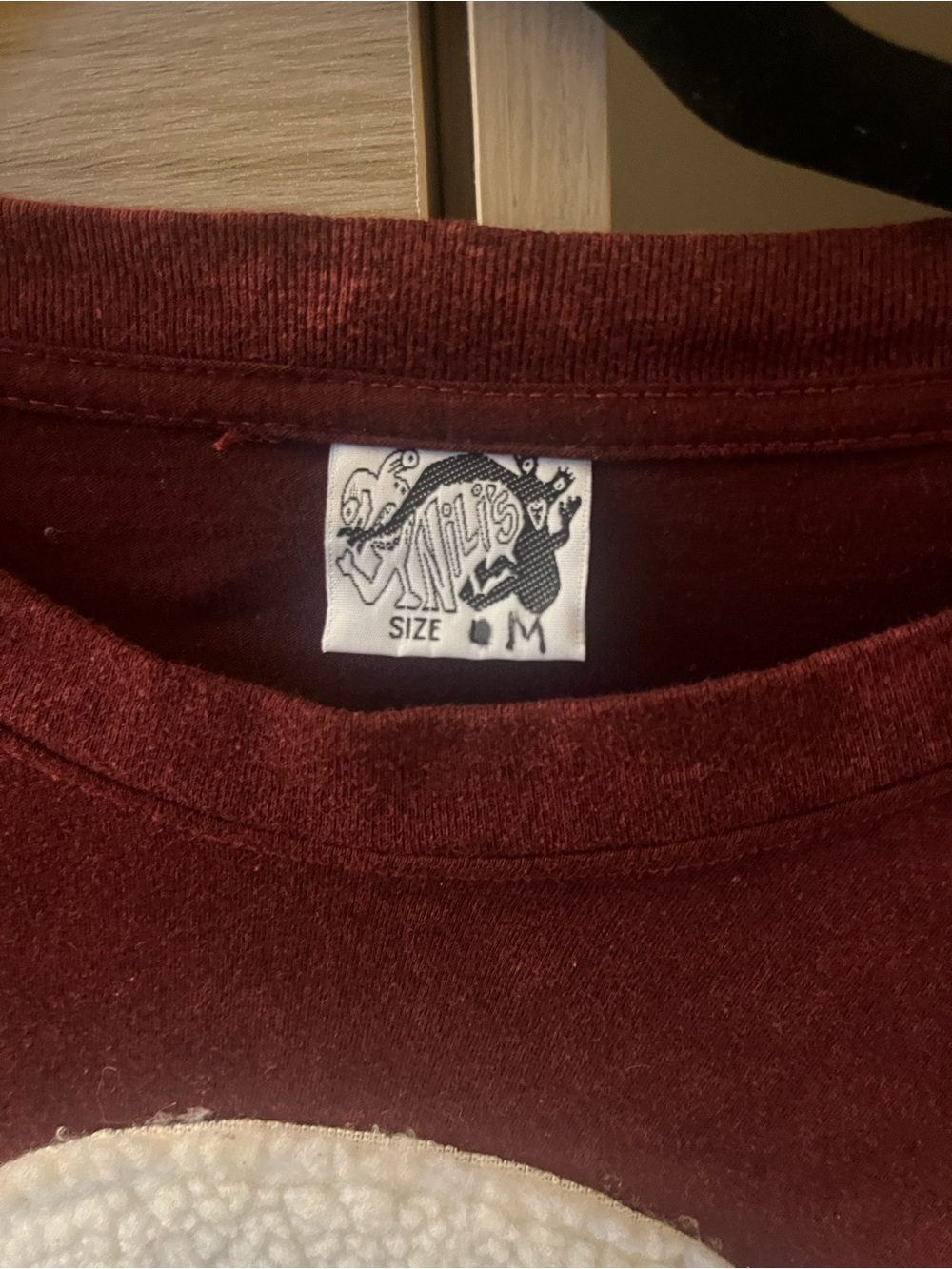Women’s Hand Appliqué Short Sleeve Tee with White fuzzy Lamb - Picture 2 of 3